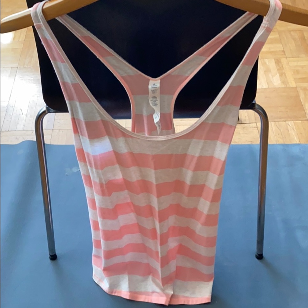 Lululemon Size 8 Mint Condition Tank top